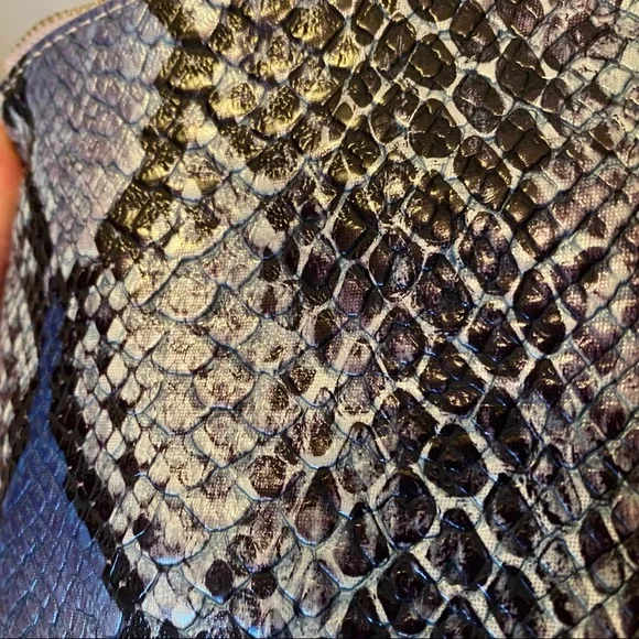 Caroline Hill blue embossed clutch - Picture 4 of 4